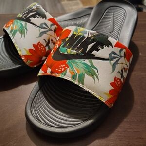 Nike victory one print slidess 11/12M 10F